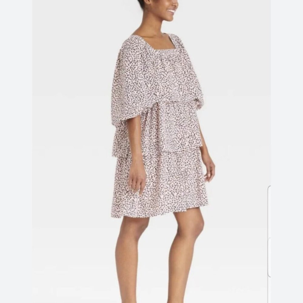 Who What Wear / Pink and black leaf / Tiered ruffle Dress